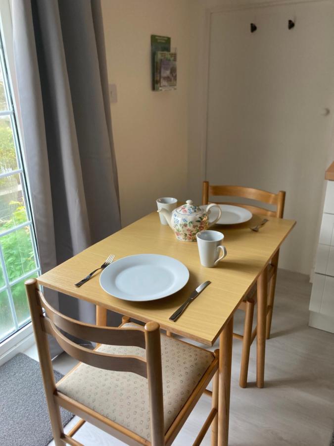 Bryntirion Farmhouse Apartment With Hot Tub Llanfair Caereinion Exterior foto